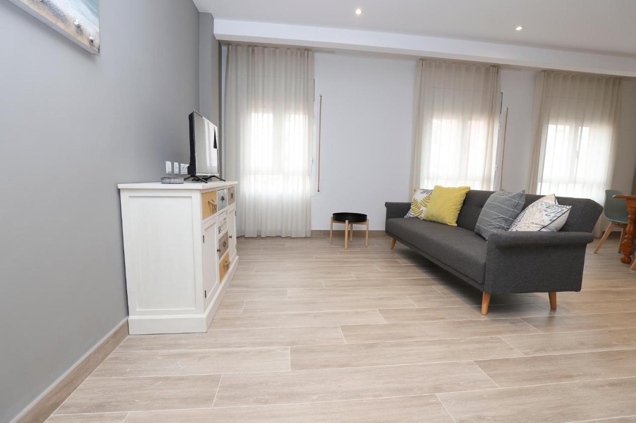 Apartaments Agneta - Ancla กัมบริลส์ ภายนอก รูปภาพ